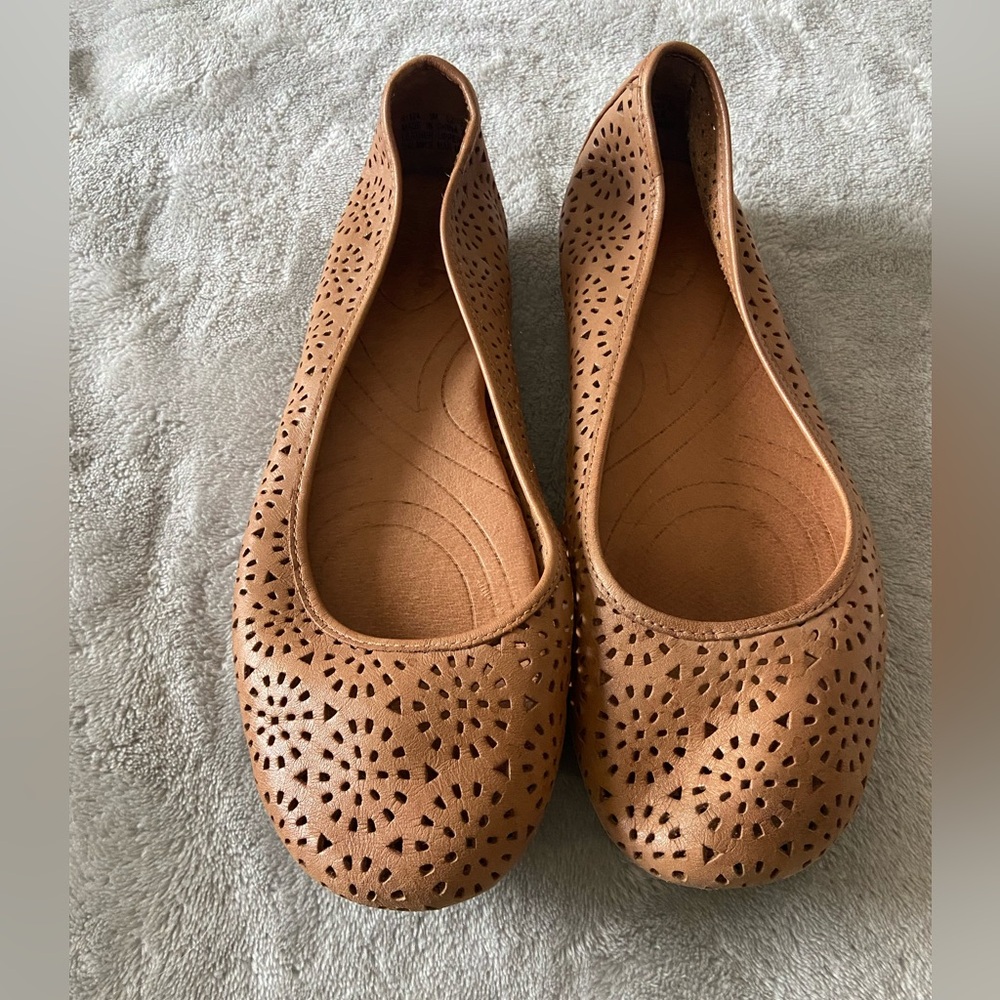 Clarks leather flats